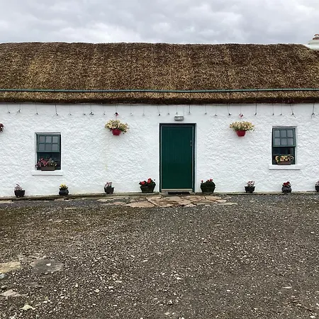 Anne's Thatched *
